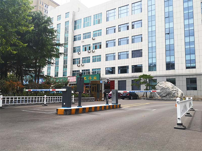 山東泰安市區(qū)紀委辦公樓停車場管理系統